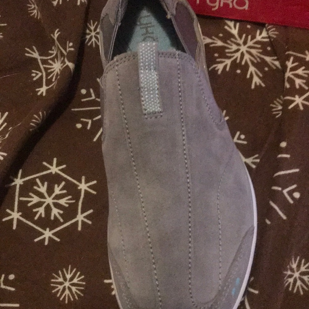 Ryka women’s shoes size 10m frost grey